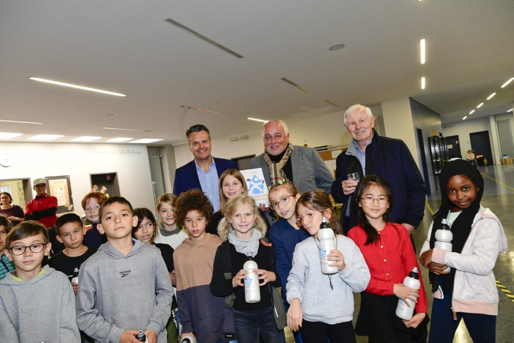 Eröffnung der ersten Wasserschule in München